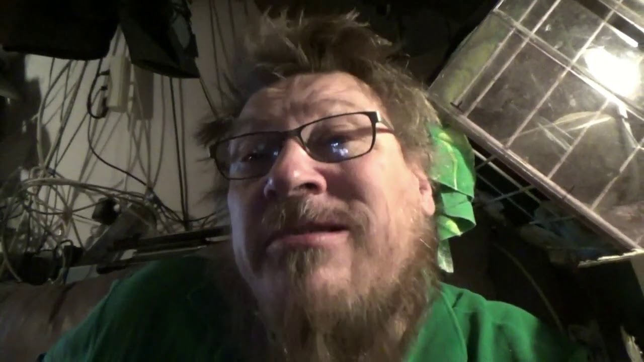 KAUPASSA RUOKAA JA PYYKKIÄ