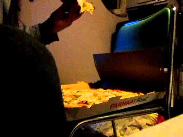 Tilasin Pizzaa Nam Nam Nam herkkujen herkku