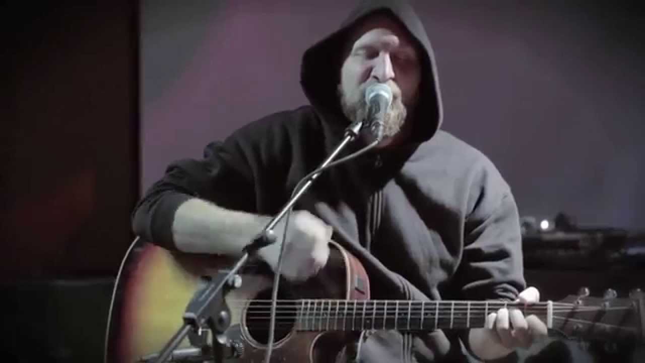 BASSO LIVE: Paleface – Mull’ on lupa & Helsinki – Shangri-La