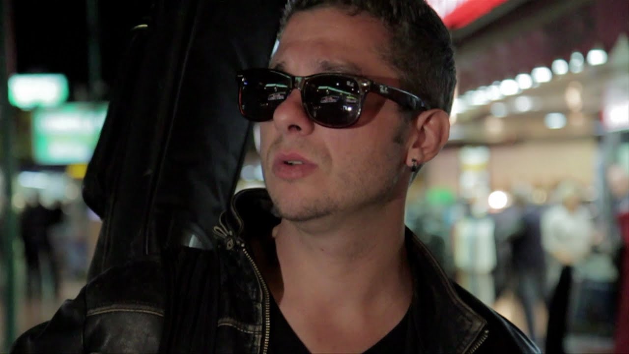 Alex Cast: I want to stay here | Riemuloma Kanarialla | MTV3