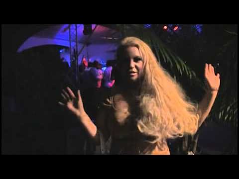 Johanna Tukiainen häämatkalla – osa 7: Tuksu flirttailee karibialaisten kanssa!