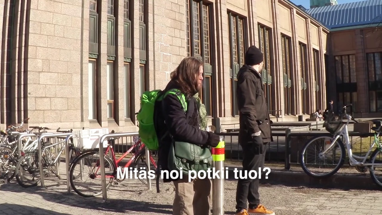 Juttele tuntemattomille! Se kannattaa.